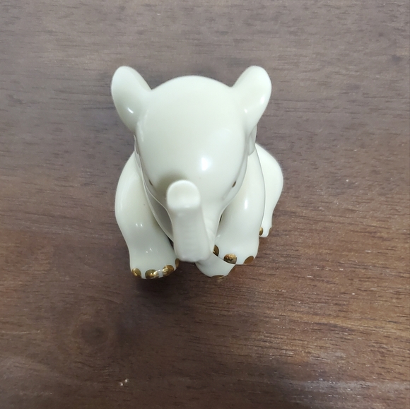 Ceramic Elephant - Picture 4 of 6